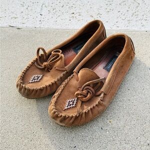 Manitobah Moccassins